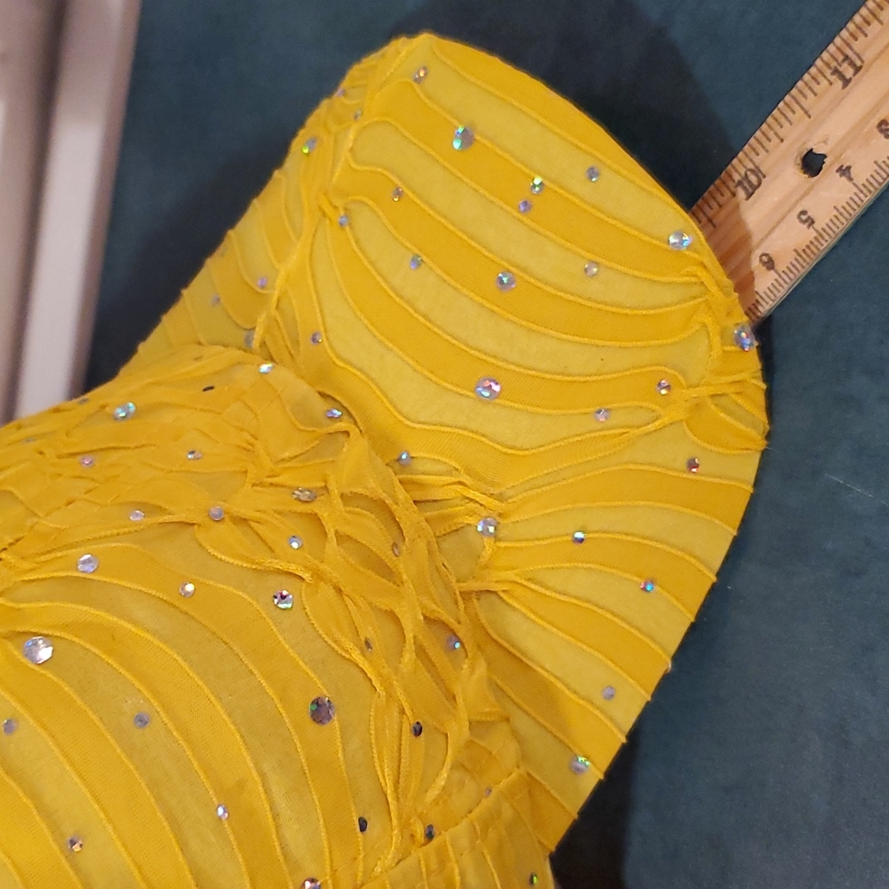 Yellow textured baseball cap with silver metallic dots ponyrail opening - Picture 3 of 9